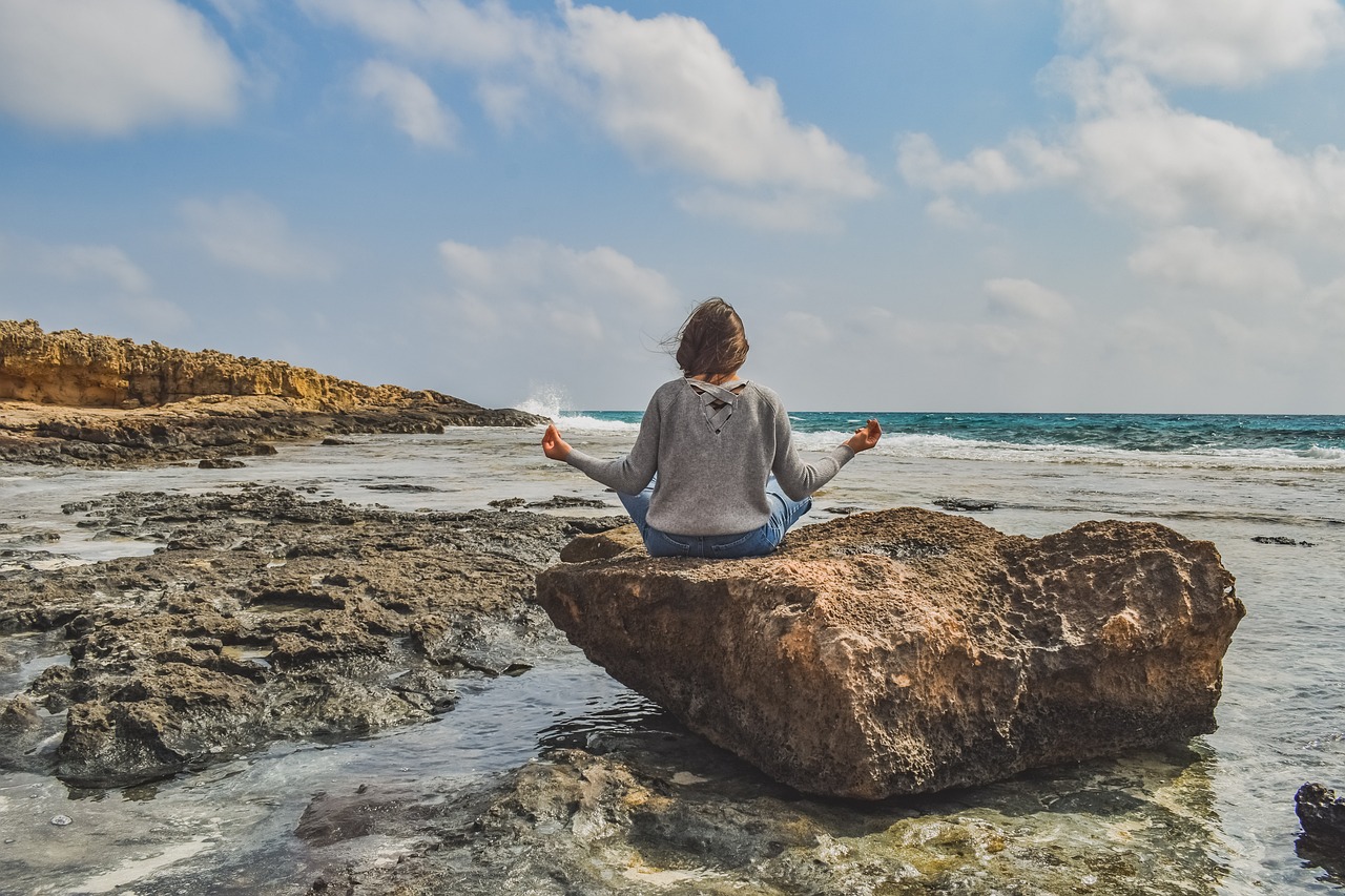 découvrez la méditation : techniques, bienfaits et conseils pour débuter ou approfondir votre pratique et trouver l’équilibre intérieur au quotidien.